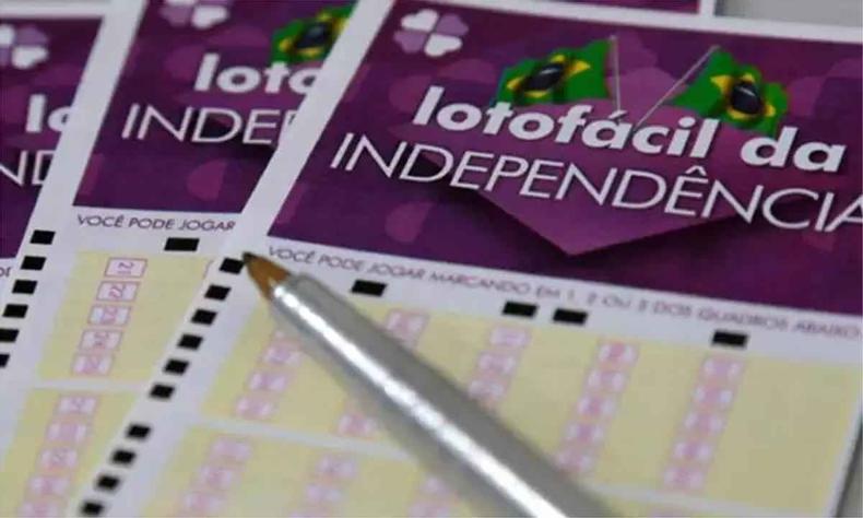 Lotofácil sorteará R$ 180 milhões no sábado (10/9)(foto: Agência Brasil) Bilhete da Lotofácil da Independência